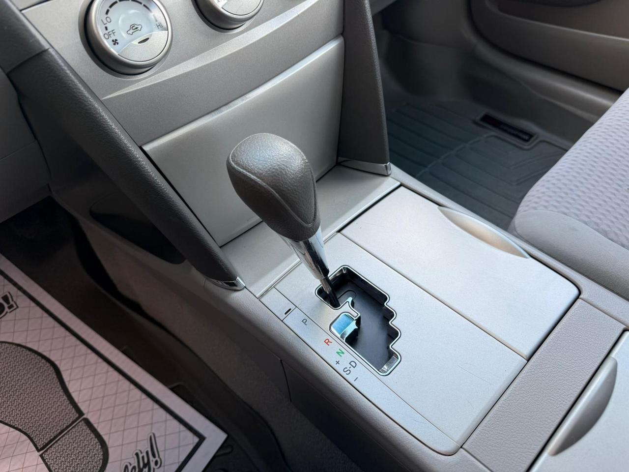 2011 Toyota Camry LE Photo
