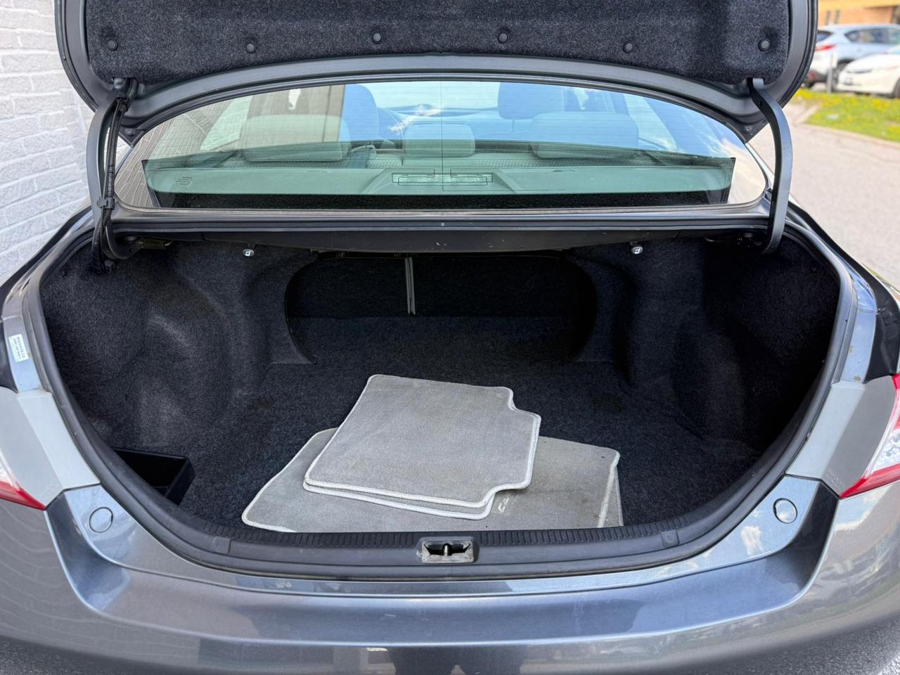 2011 Toyota Camry LE Photo