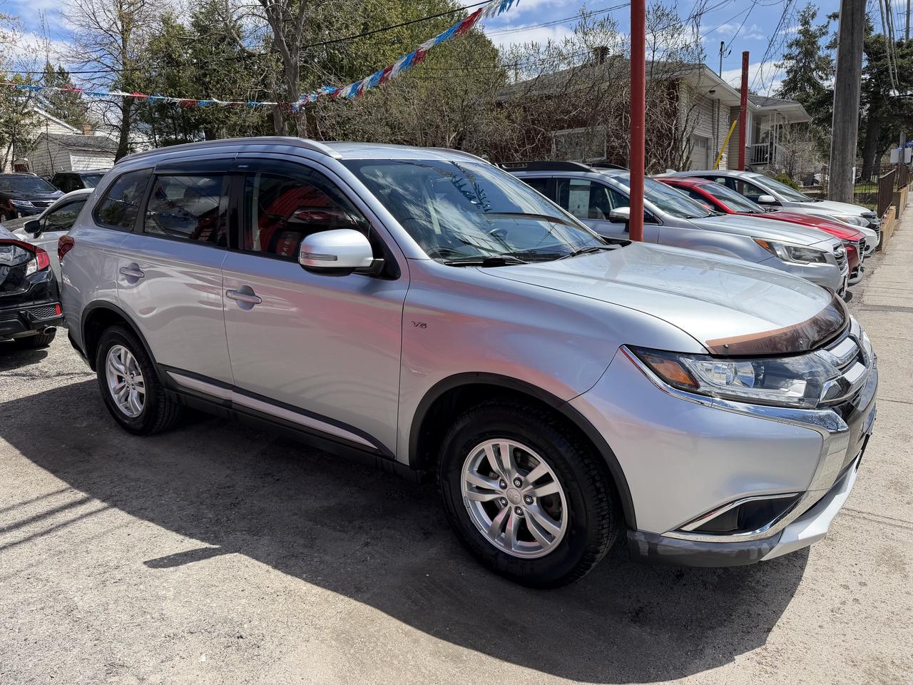 2016 Mitsubishi Outlander SE V6 7-PASSENGER Photo2