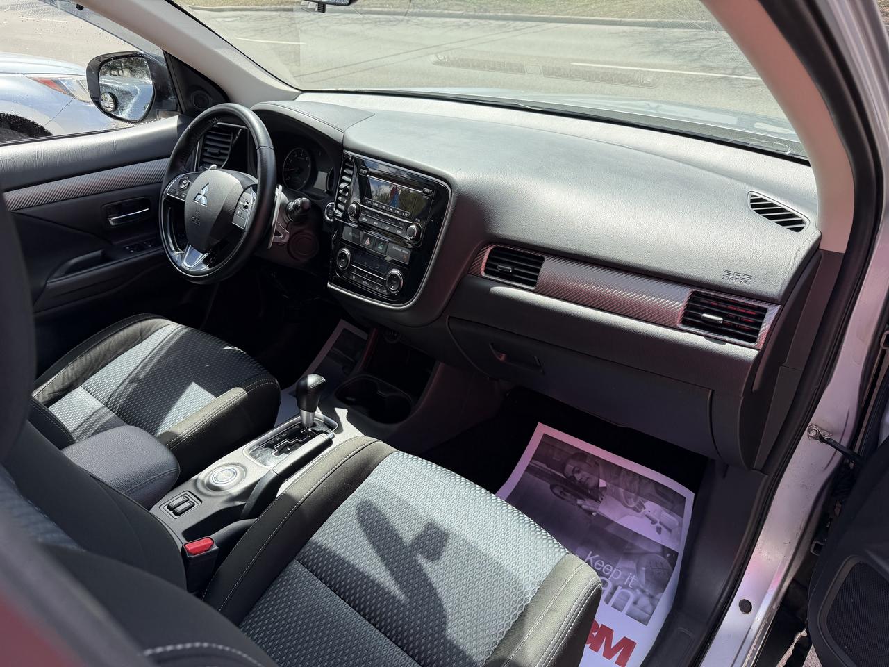2016 Mitsubishi Outlander SE V6 7-PASSENGER Photo
