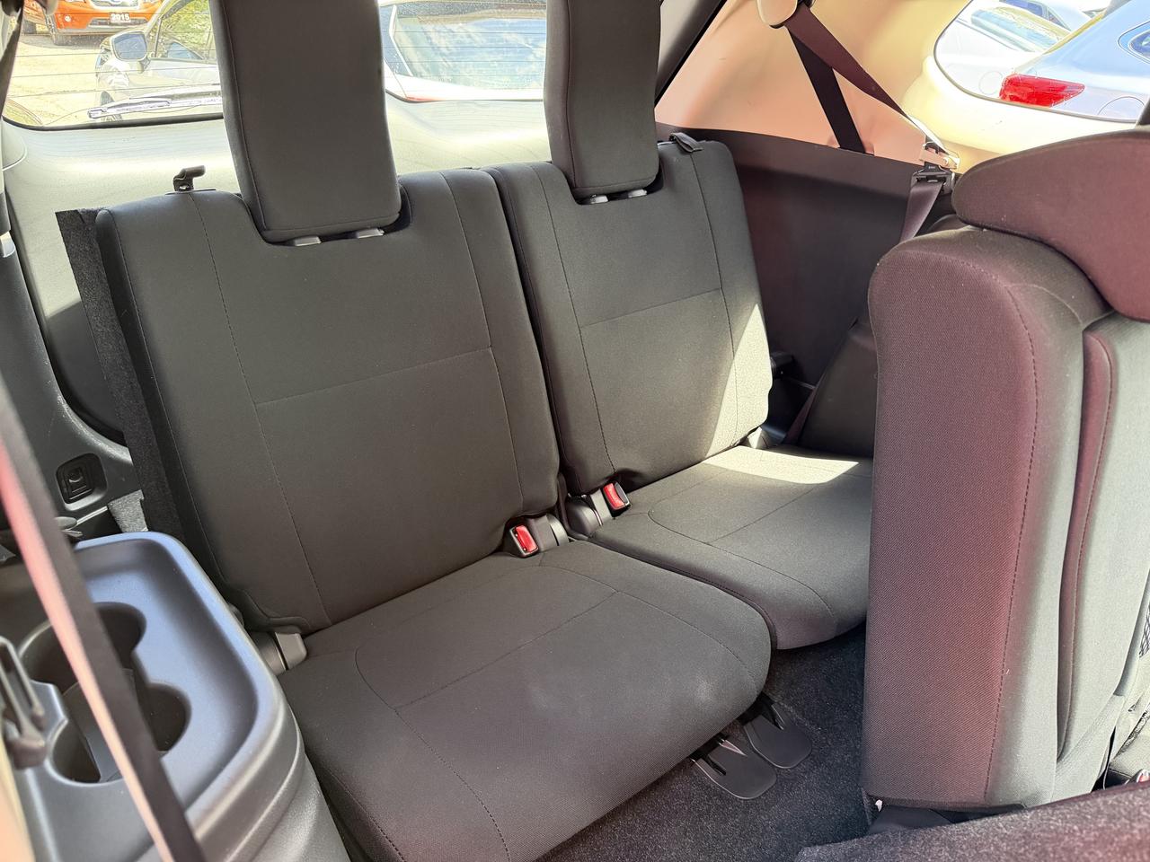 2016 Mitsubishi Outlander SE V6 7-PASSENGER Photo