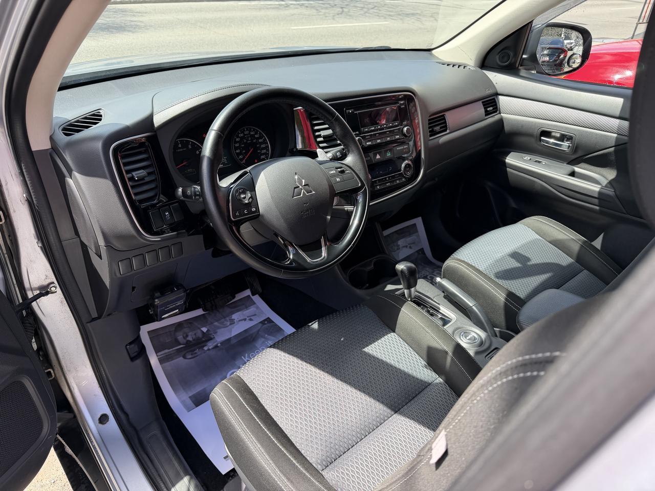 2016 Mitsubishi Outlander SE V6 7-PASSENGER Photo