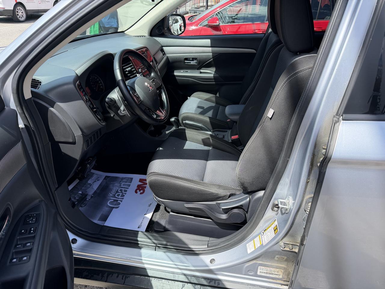 2016 Mitsubishi Outlander SE V6 7-PASSENGER Photo