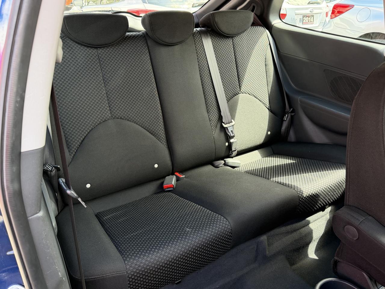 2009 Hyundai Accent SE Photo