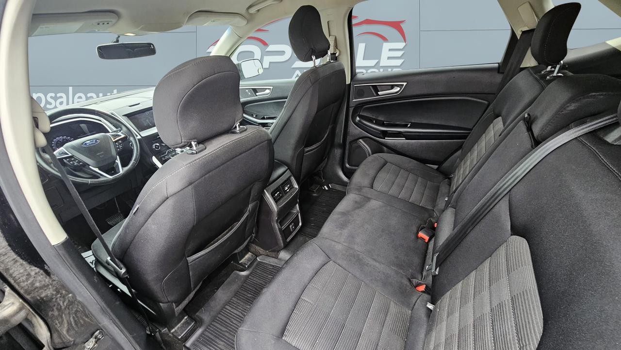 2018 Ford Edge SEL Photo
