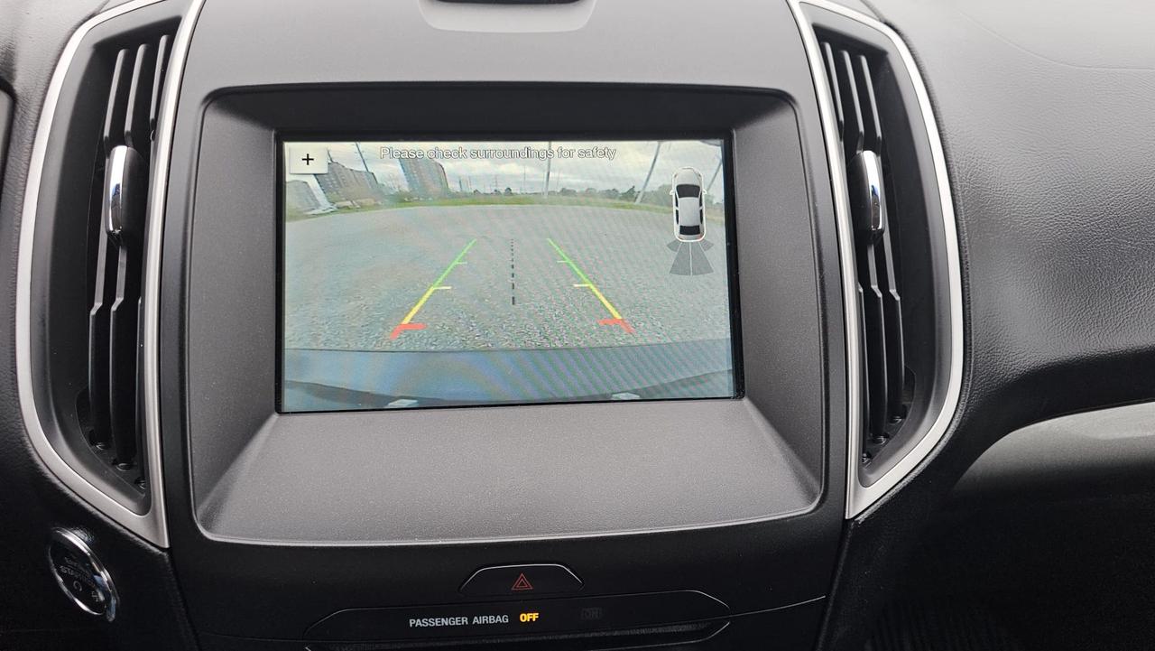 2018 Ford Edge SEL Photo