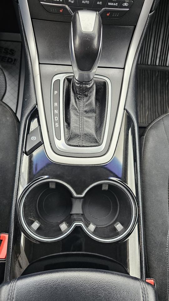 2018 Ford Edge SEL Photo