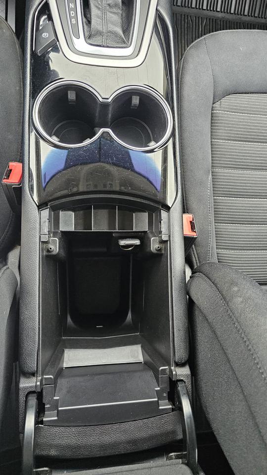 2018 Ford Edge SEL Photo