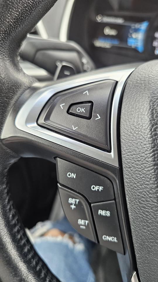 2018 Ford Edge SEL Photo