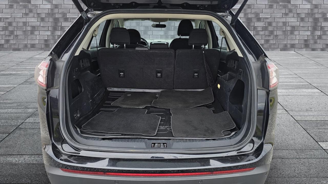 2018 Ford Edge SEL Photo