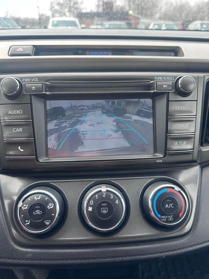 2014 Toyota RAV4 LE Photo
