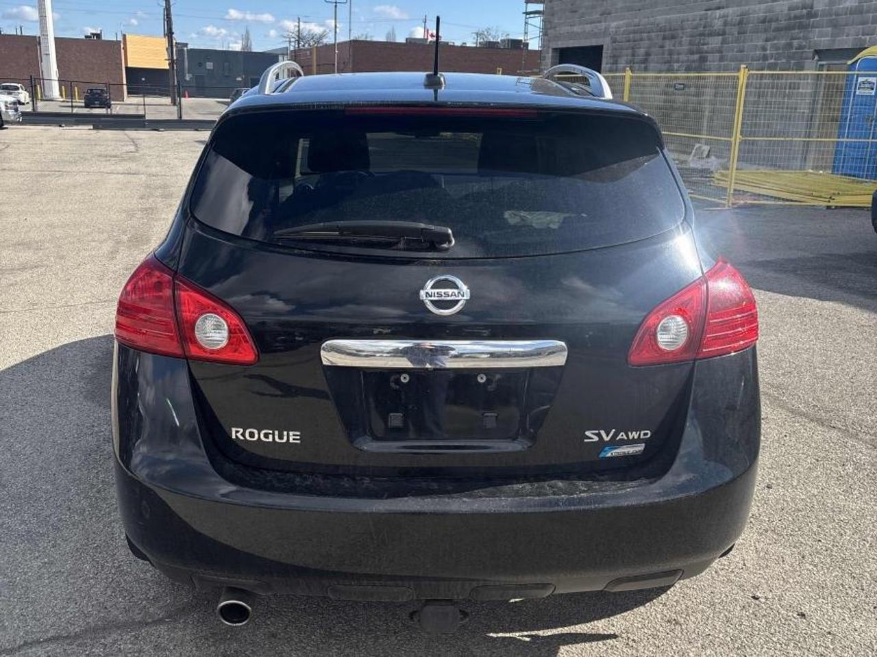 2011 Nissan Rogue SV AWD | VERY CLEAN Photo