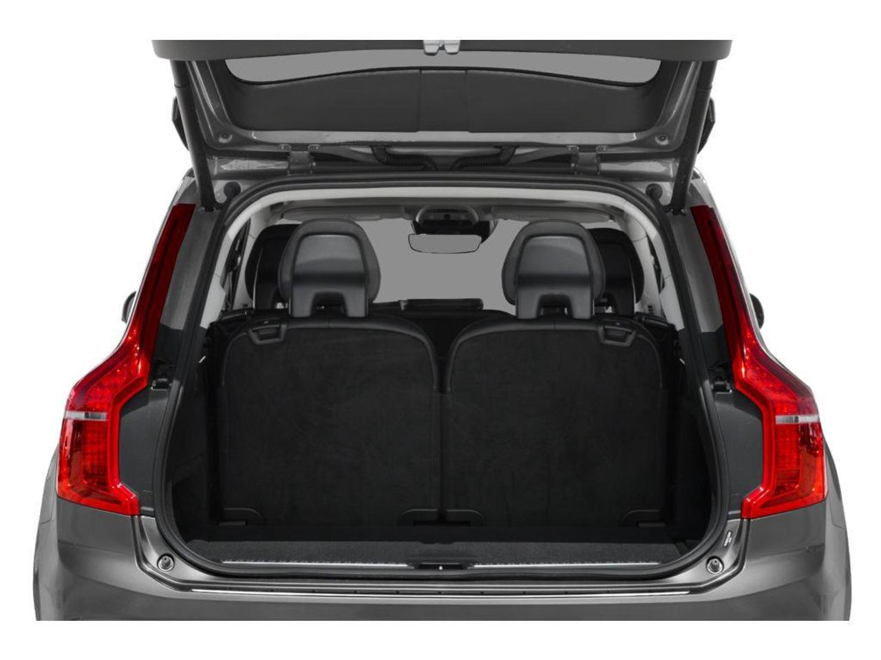2021 Volvo XC90 T6 Momentum 7 Passenger 4dr All-Wheel Drive Photo