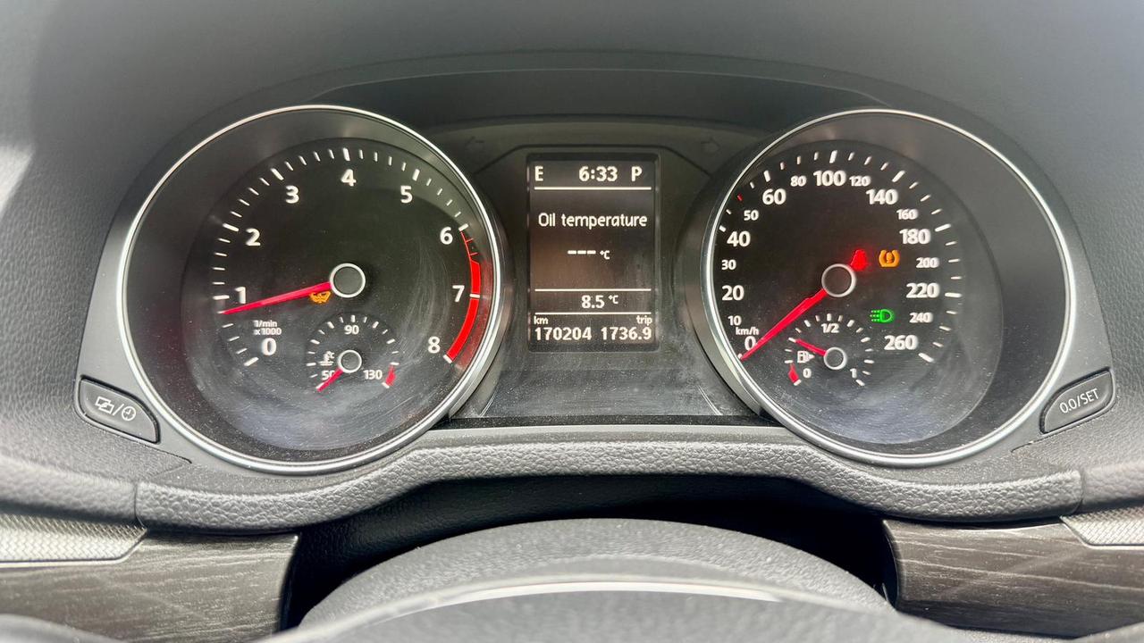 2017 Volkswagen Passat SE Photo