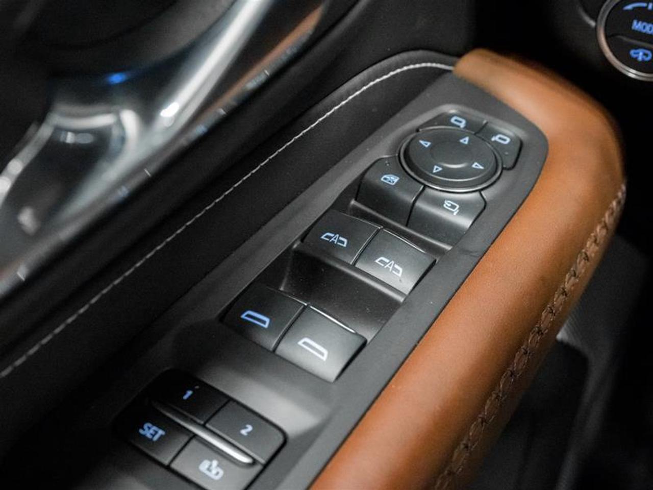 2024 GMC Yukon Denali Ultimate 4dr 4x4 Photo