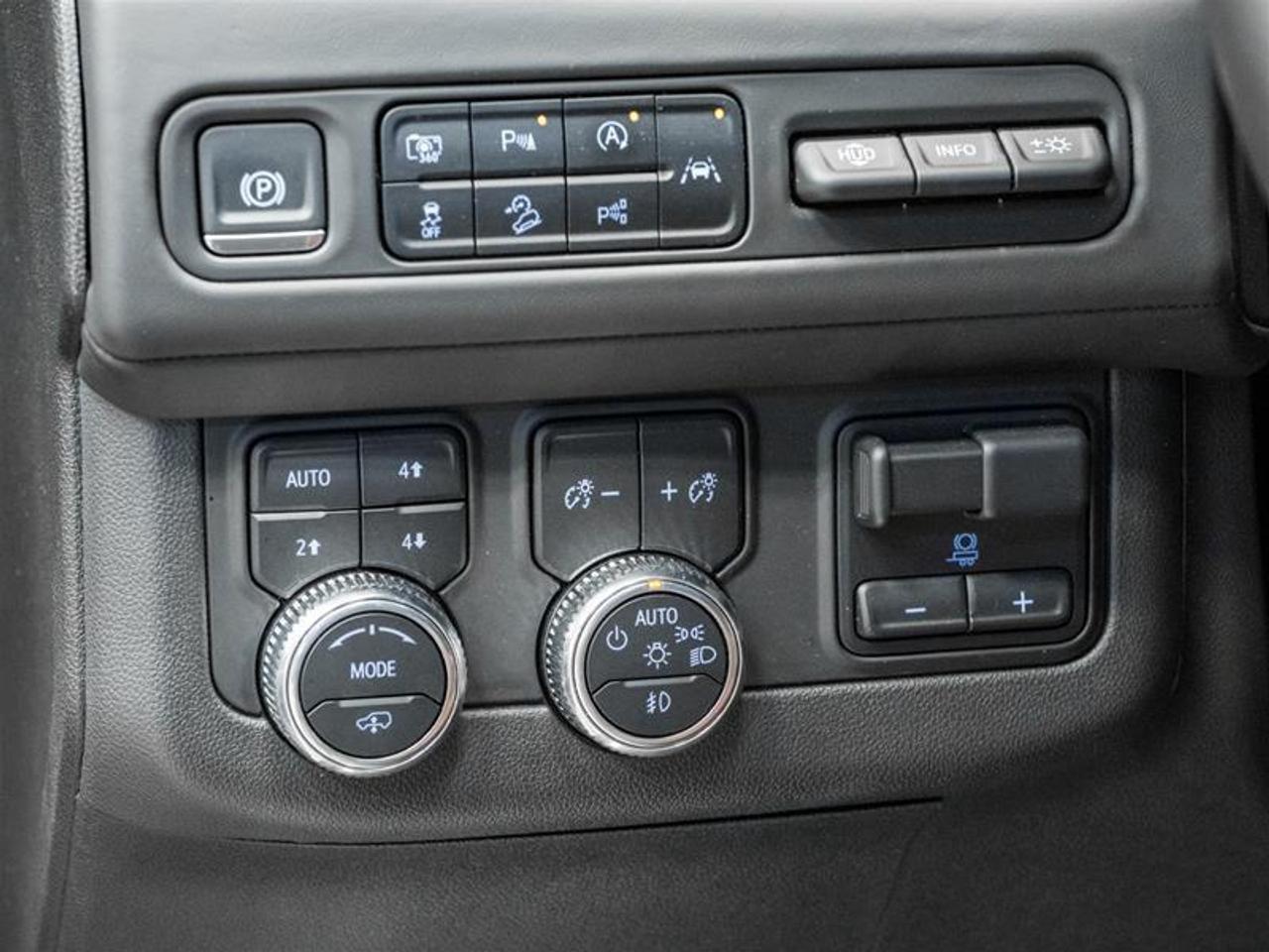 2024 GMC Yukon Denali Ultimate 4dr 4x4 Photo