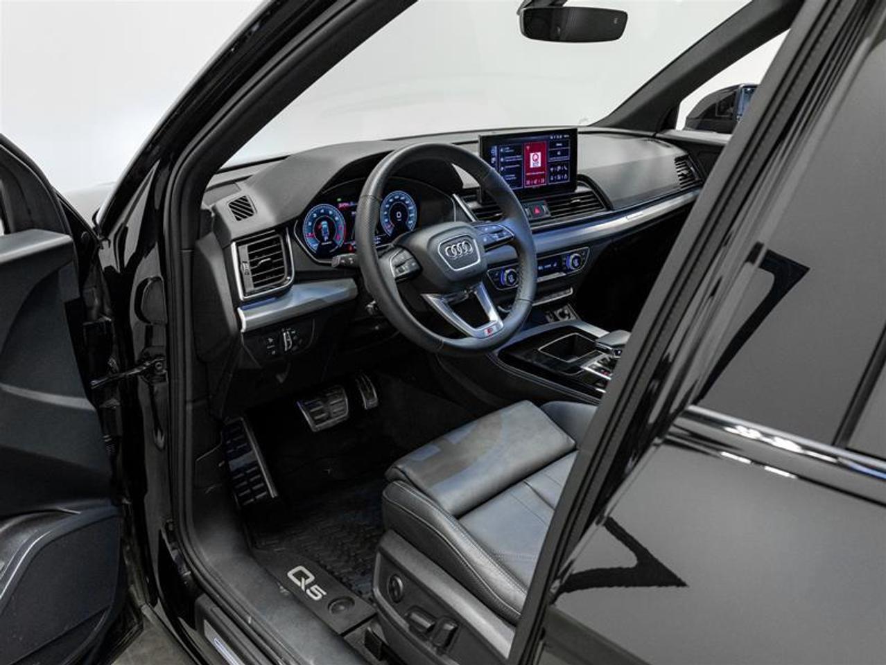 2025 Audi Q5 45 Progressiv 4dr All-Wheel Drive quattro Sportback Photo