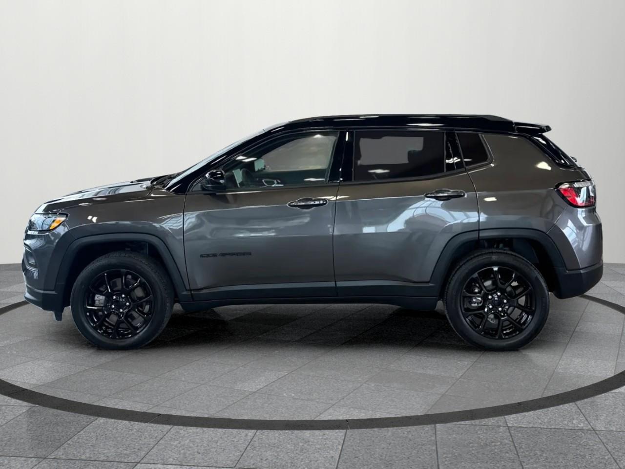 2023 Jeep Compass Altitude 4dr 4x4 Photo2