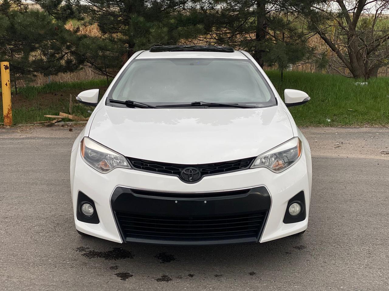 2016 Toyota Corolla SE | LEATHER | SUNROOF | NO ACCIDENT Photo