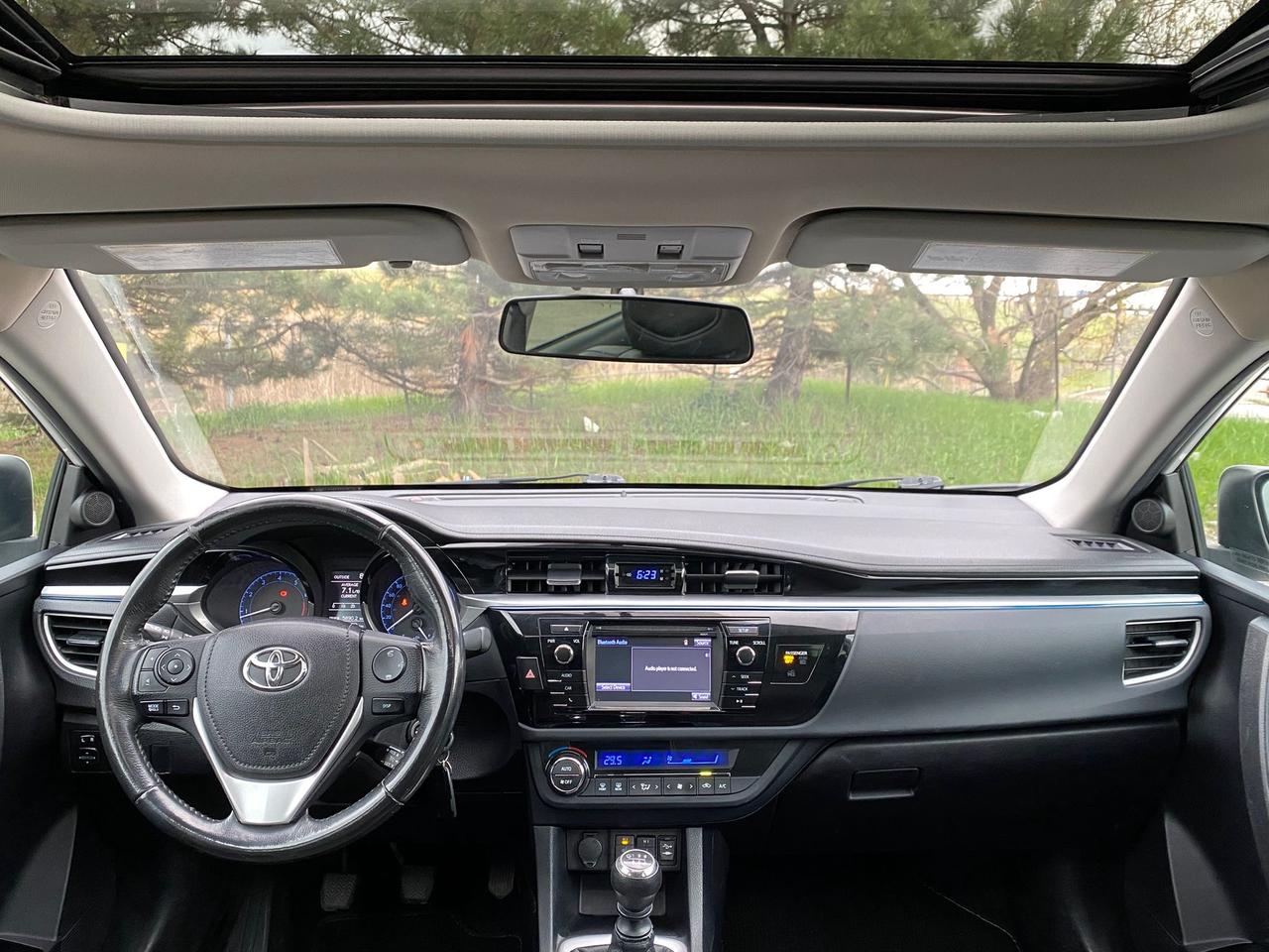 2016 Toyota Corolla SE | LEATHER | SUNROOF | NO ACCIDENT Photo
