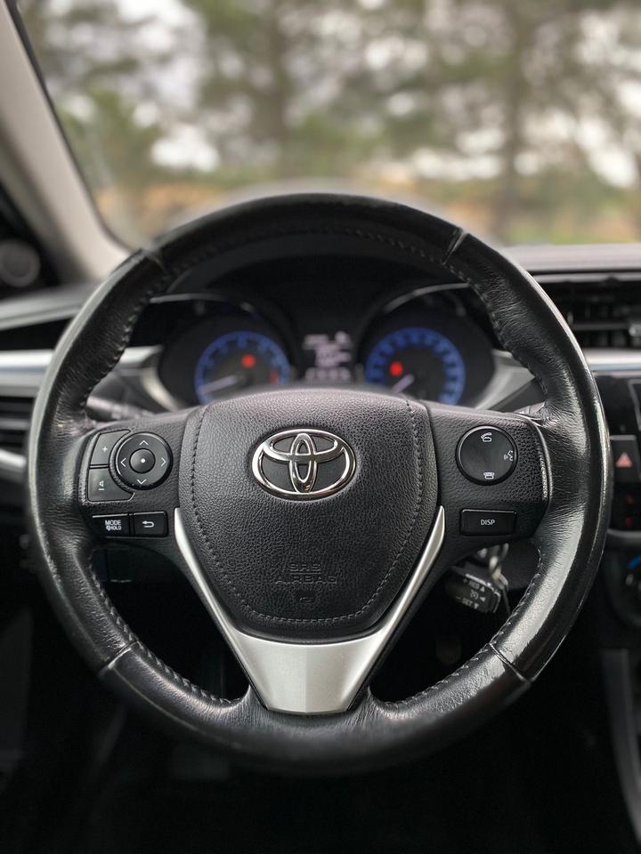 2016 Toyota Corolla SE | LEATHER | SUNROOF | NO ACCIDENT Photo