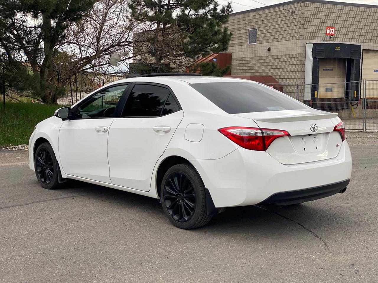 2016 Toyota Corolla SE | LEATHER | SUNROOF | NO ACCIDENT Photo