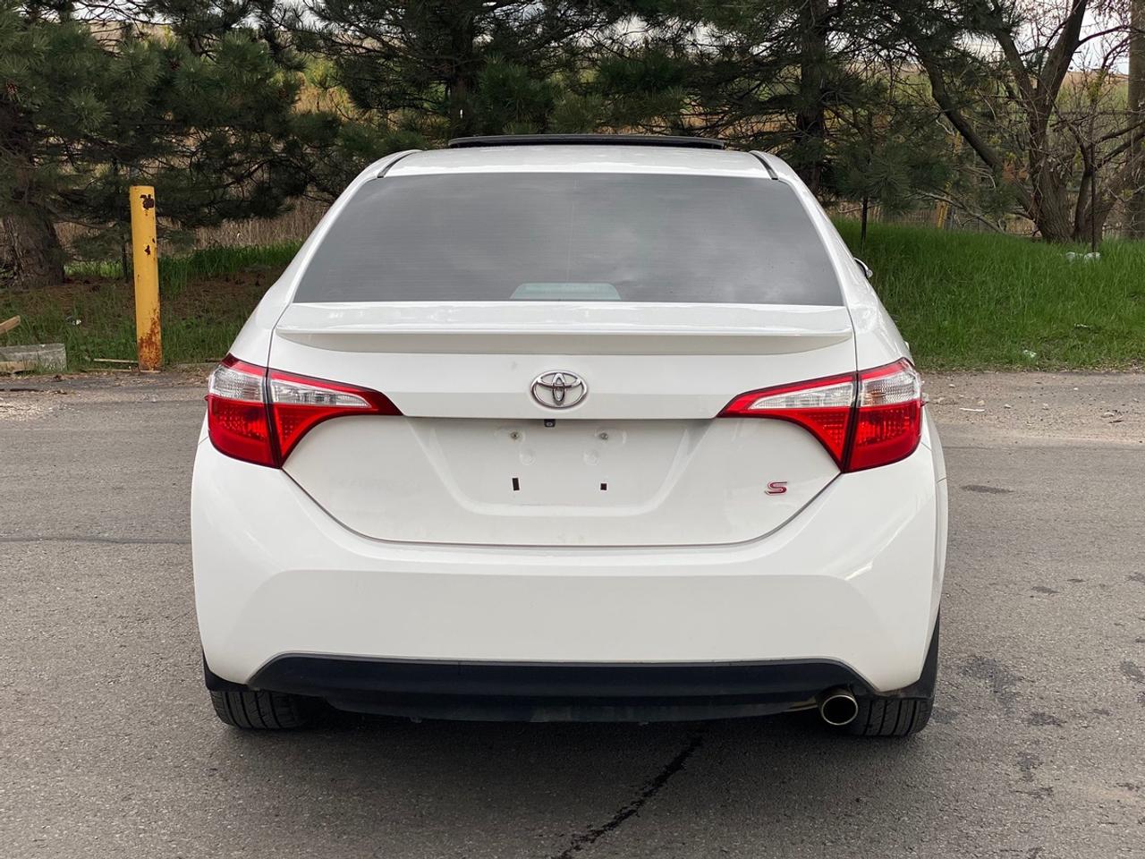 2016 Toyota Corolla SE | LEATHER | SUNROOF | NO ACCIDENT Photo
