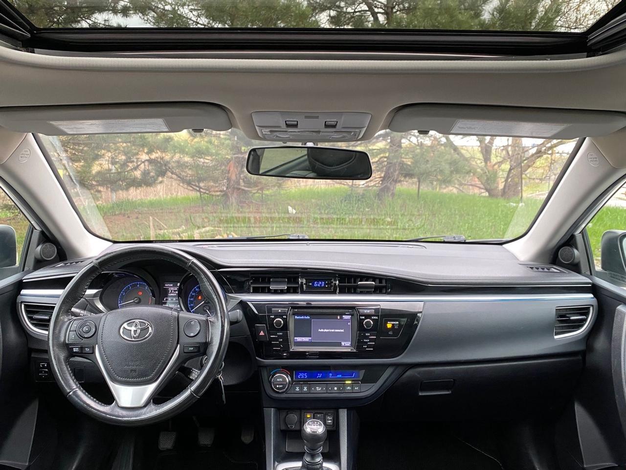 2016 Toyota Corolla SE | LEATHER | SUNROOF | NO ACCIDENT Photo