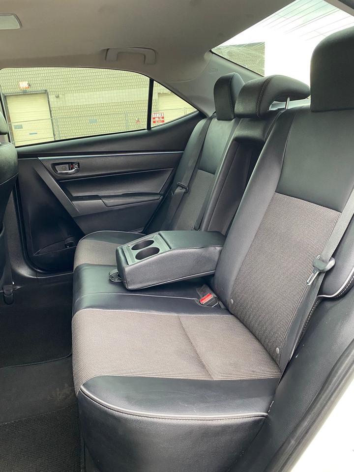 2016 Toyota Corolla SE | LEATHER | SUNROOF | NO ACCIDENT Photo