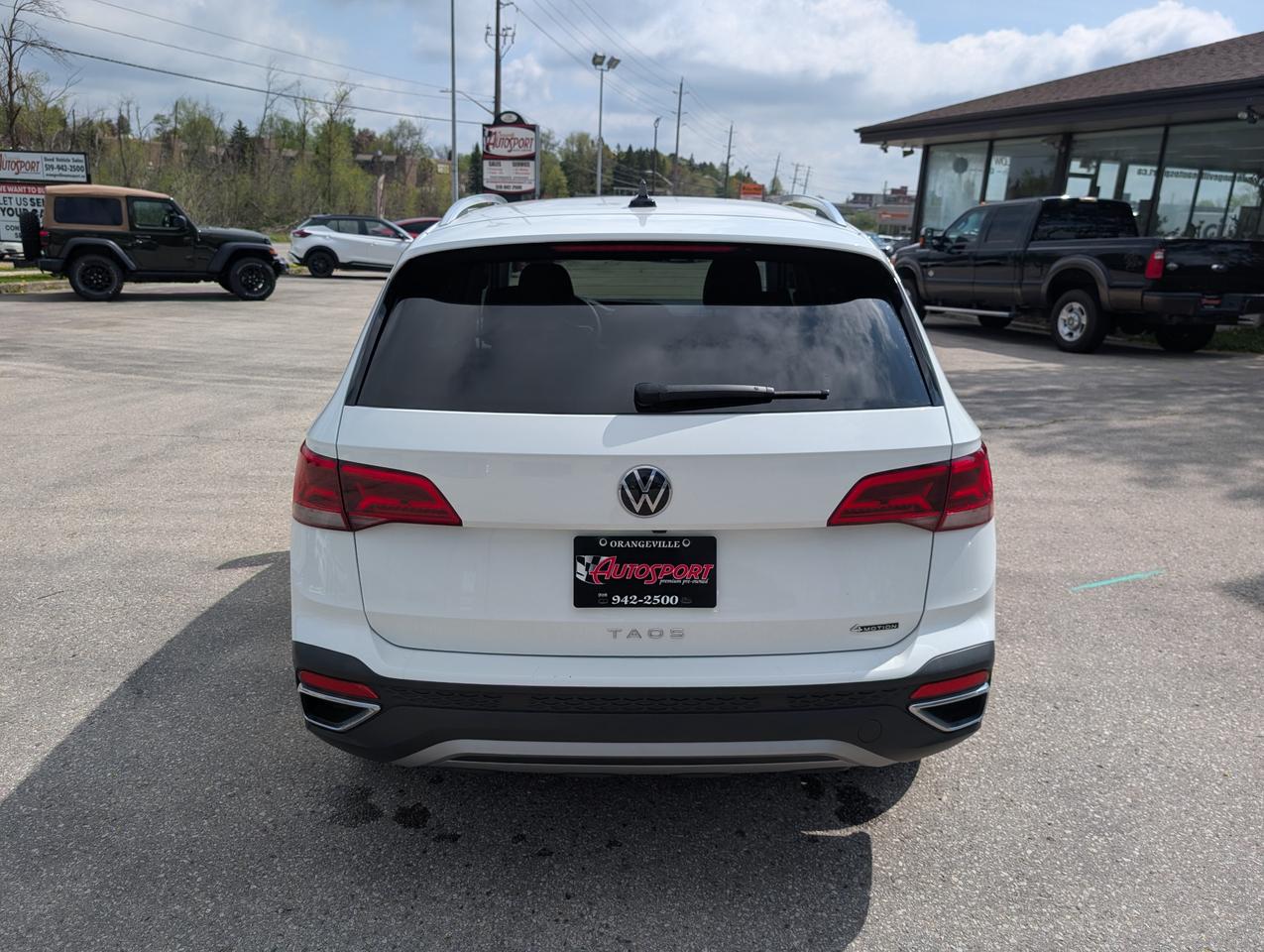 2022 Volkswagen Taos Comfortline 4dr All-Wheel Drive 4MOTION Photo