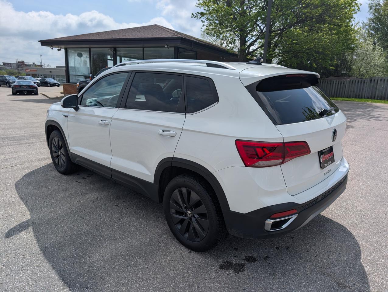 2022 Volkswagen Taos Comfortline 4dr All-Wheel Drive 4MOTION Photo