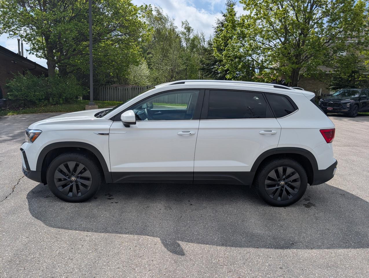 2022 Volkswagen Taos Comfortline 4dr All-Wheel Drive 4MOTION Photo
