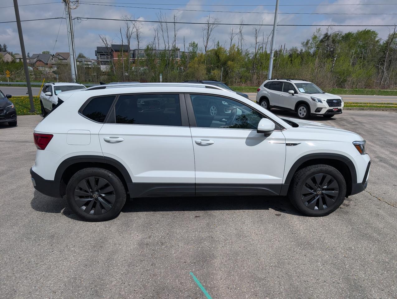 2022 Volkswagen Taos Comfortline 4dr All-Wheel Drive 4MOTION Photo