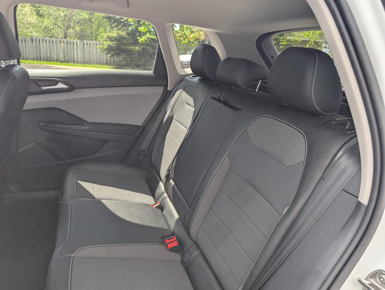 2022 Volkswagen Taos Comfortline 4dr All-Wheel Drive 4MOTION Photo