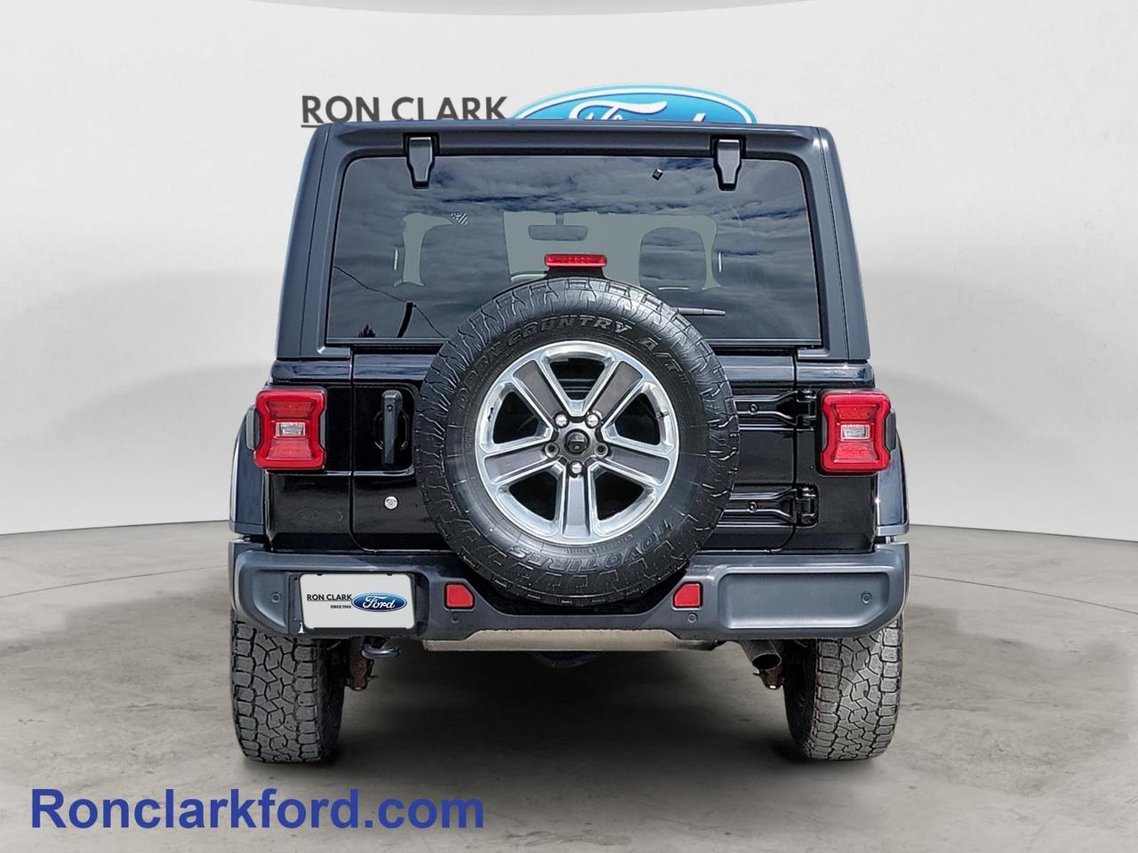 2020 Jeep WRANGLER UNLIMITED Sahara 4dr 4x4 Photo4