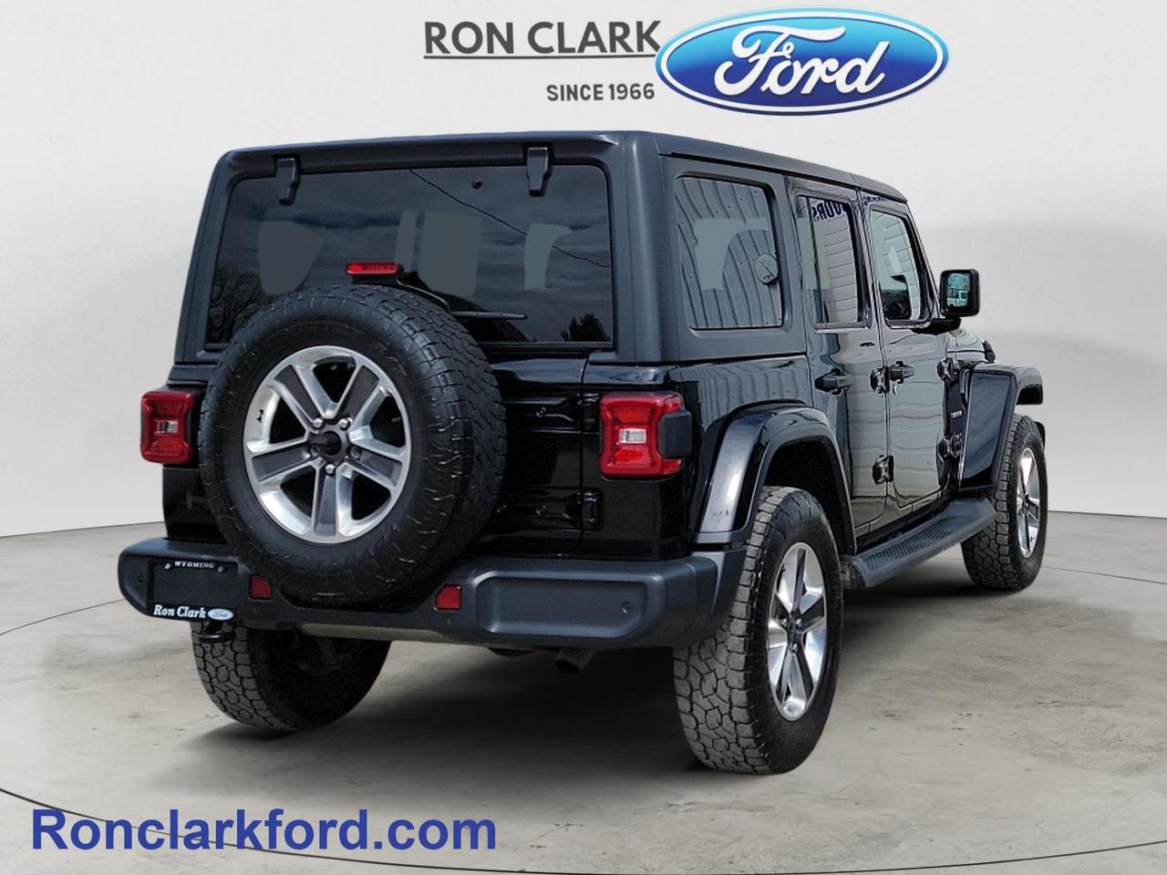 2020 Jeep WRANGLER UNLIMITED Sahara 4dr 4x4 Photo