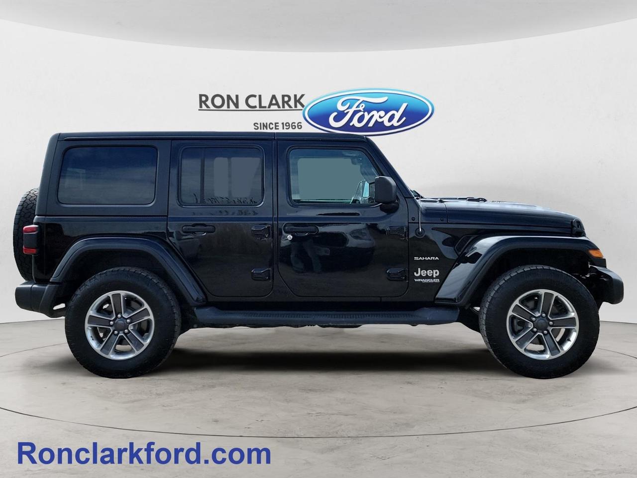 2020 Jeep WRANGLER UNLIMITED Sahara 4dr 4x4 Photo