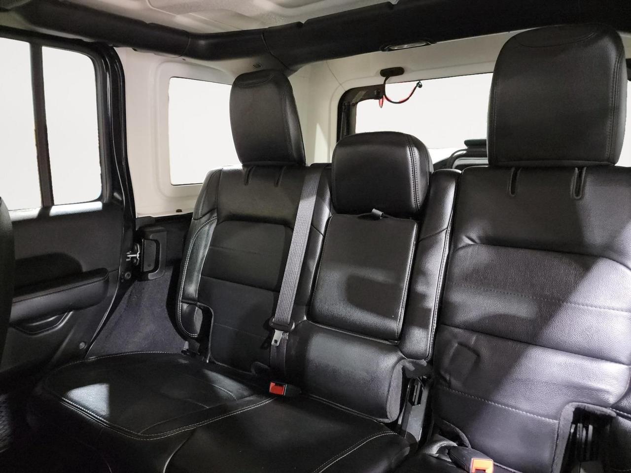 2020 Jeep WRANGLER UNLIMITED Sahara 4dr 4x4 Photo