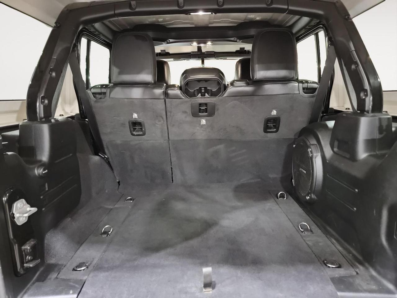 2020 Jeep WRANGLER UNLIMITED Sahara 4dr 4x4 Photo