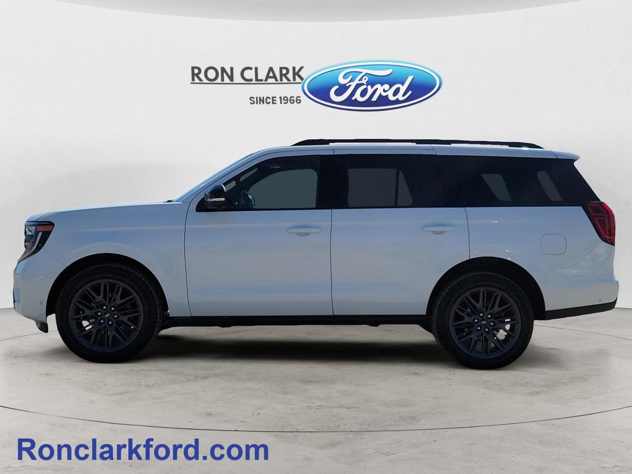 2025 Ford Expedition Platinum 4dr 4x4 Photo3