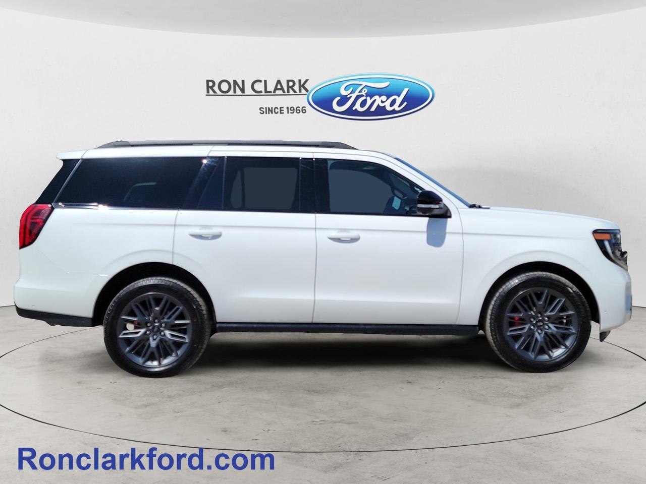 2025 Ford Expedition Platinum 4dr 4x4 Photo