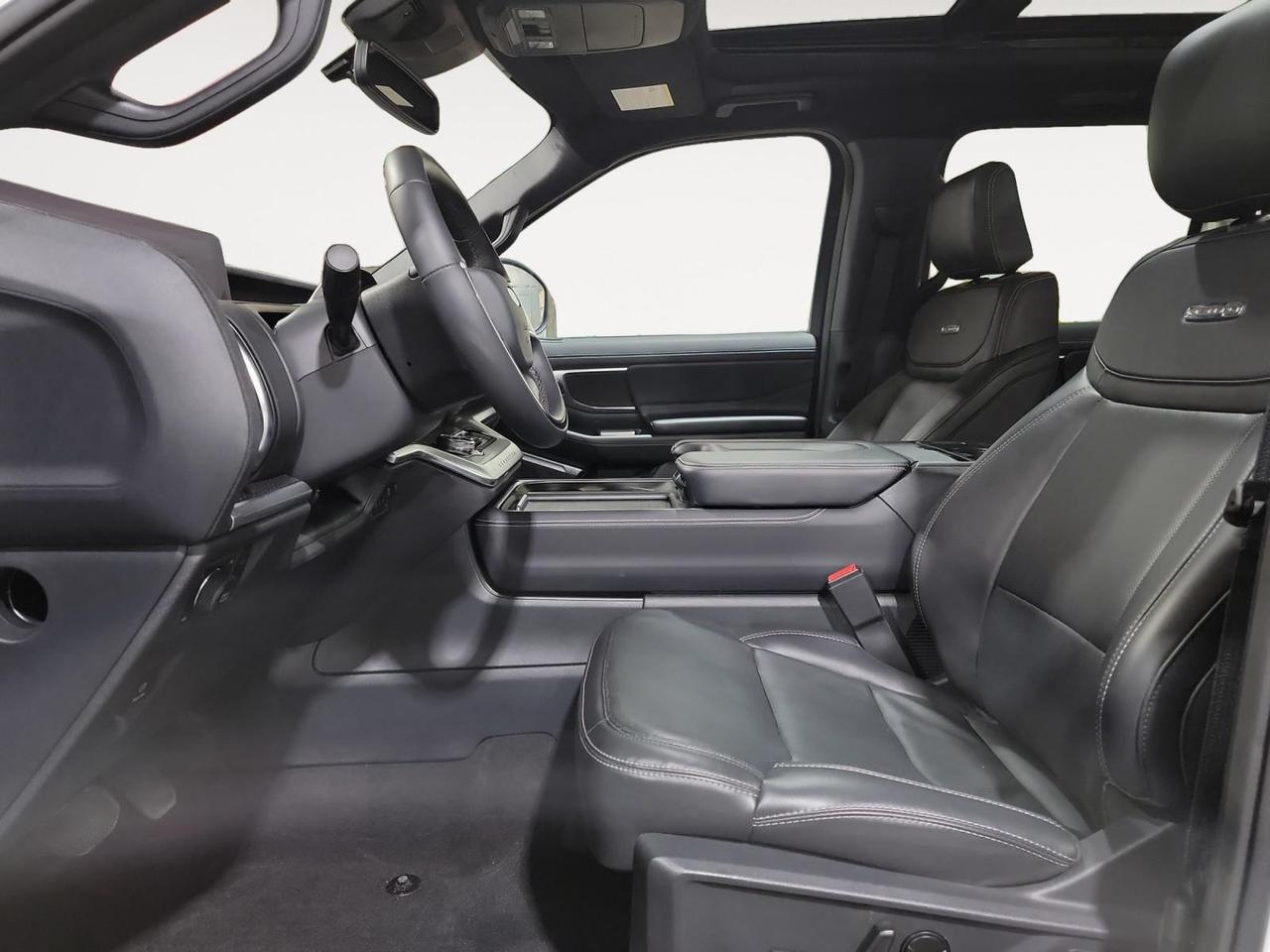 2025 Ford Expedition Platinum 4dr 4x4 Photo