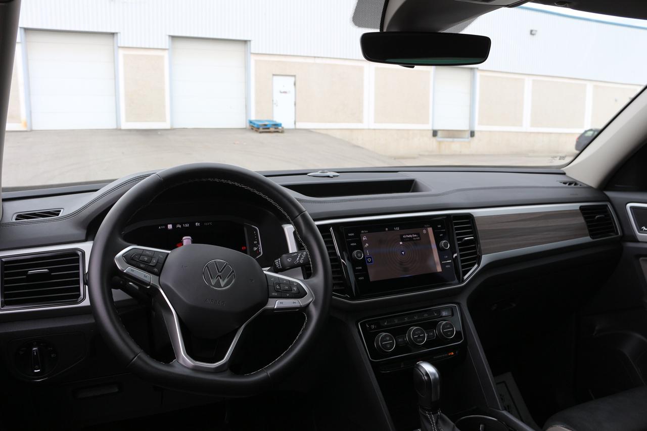2023 Volkswagen Atlas SEL Photo