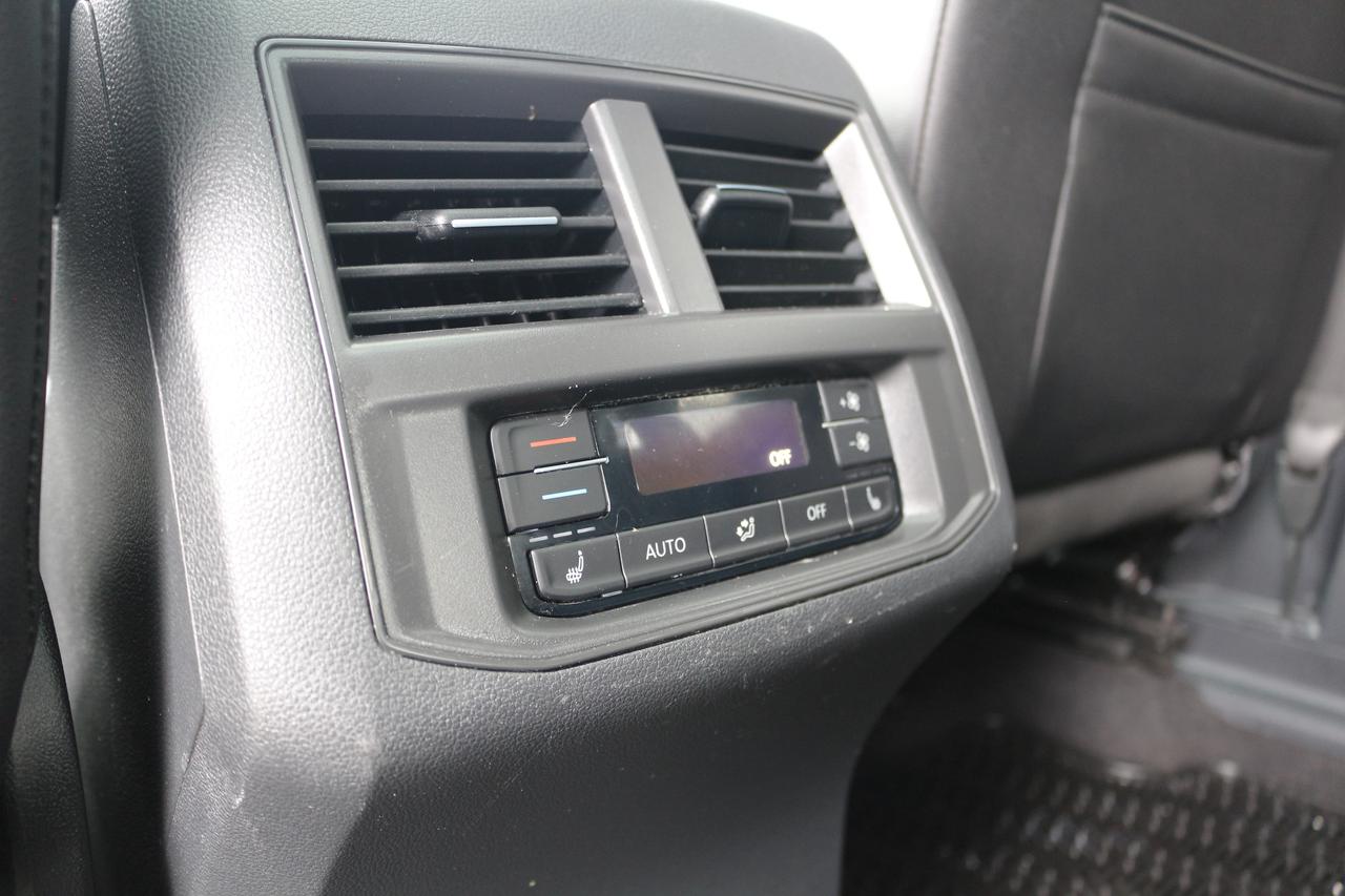 2023 Volkswagen Atlas SEL Photo