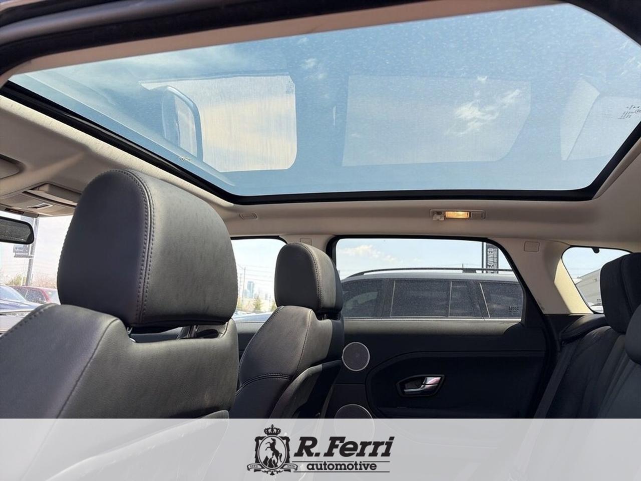 2015 Land Rover Range Rover Evoque Pure 4x4 5-Door Photo