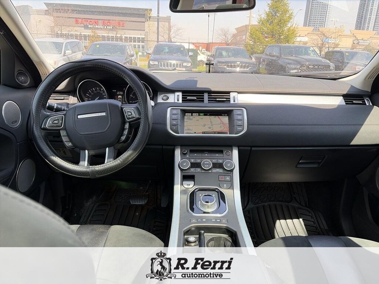 2015 Land Rover Range Rover Evoque Pure 4x4 5-Door Photo