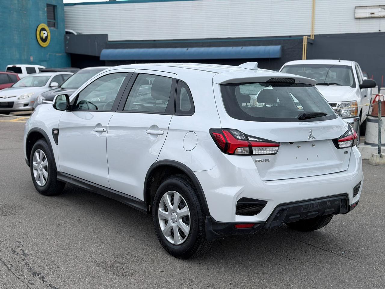 2025 Mitsubishi RVR SE Photo