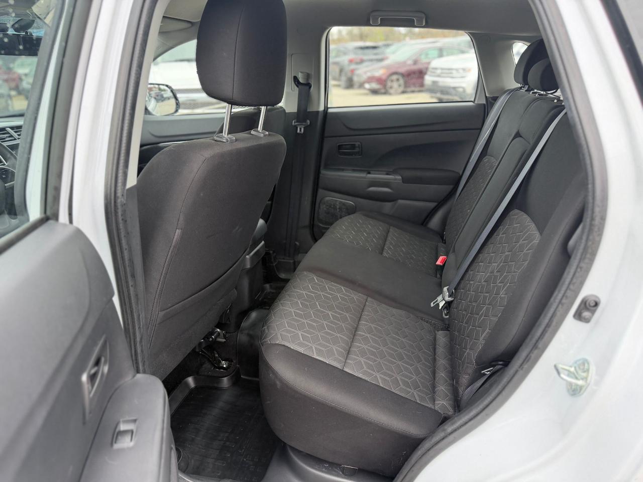 2025 Mitsubishi RVR SE Photo