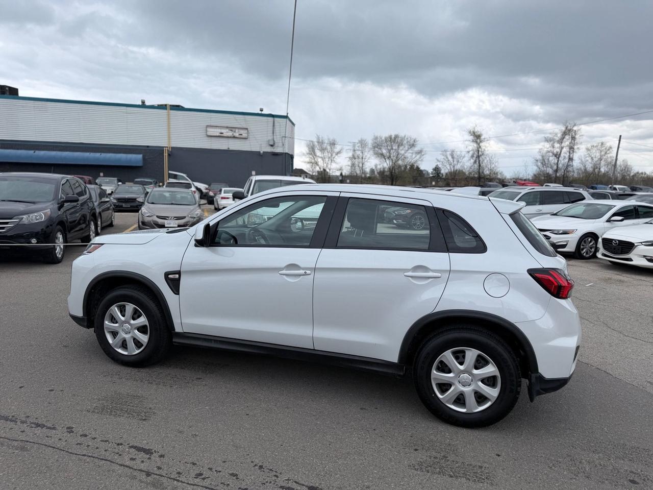 2025 Mitsubishi RVR SE Photo
