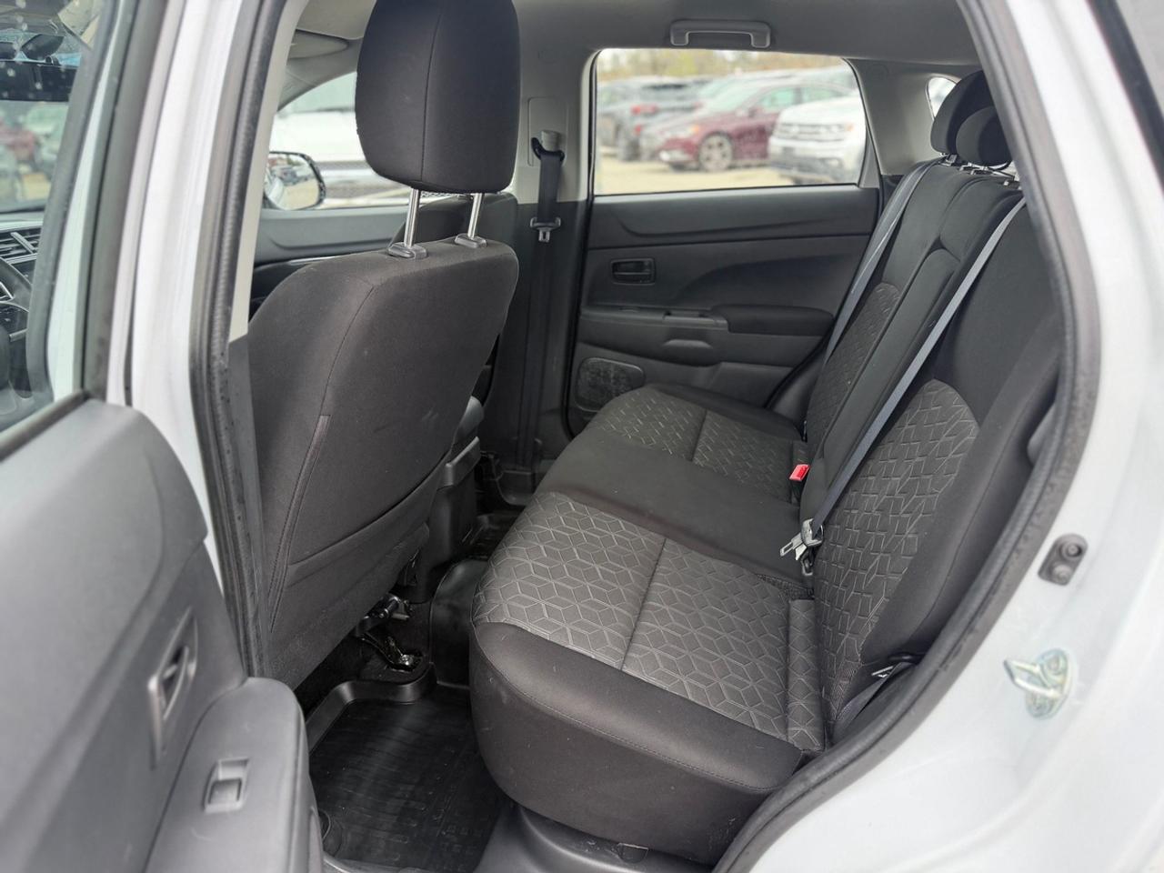 2025 Mitsubishi RVR SE Photo